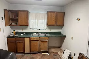 809 W 44th, Savannah, GA 31405 - Photo 9