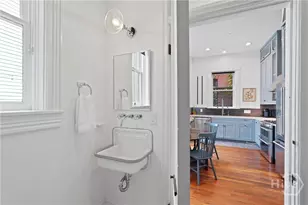 415 Whitaker St, Savannah, GA 31401 - Photo 15