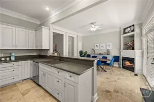 409 E Park Ave, Savannah, GA 31401 - Photo 13