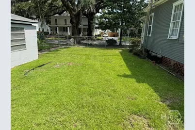 737 E 37th Street, Savannah, GA 31401 - Photo 27