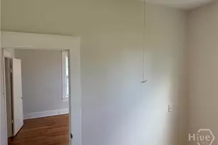 737 E 37th St, Savannah, GA 31401 - Photo 9