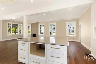 627 W 37th St, Savannah, GA 31401 - Photo 25