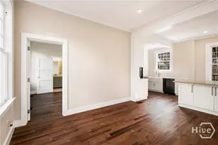 627 W 37th St, Savannah, GA 31401 - Photo 9