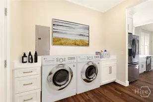 627 W 37th St, Savannah, GA 31401 - Photo 21