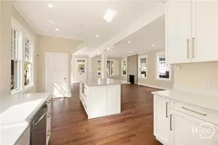 627 W 37th St, Savannah, GA 31401 - Photo 25