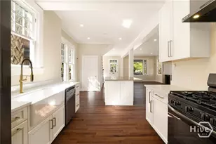 627 W 37th St, Savannah, GA 31401 - Photo 23