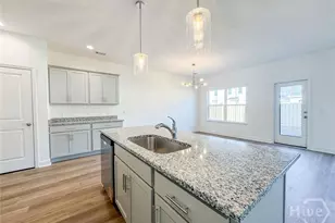 94 Hamilton Dr, Hinesville, GA 31313 - Photo 5