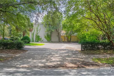 205 W Gaston Street, Savannah, GA 31401 - Photo 17