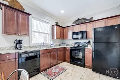 28 E Taylor Street, Savannah, GA 31401 - Photo 9