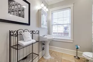28 E Taylor St, Savannah, GA 31401 - Photo 15