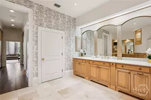 2 E Perry Ln, Savannah, GA 31401 - Photo 27