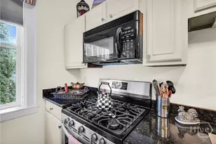 17 E 37th St, Savannah, GA 31401 - Photo 29