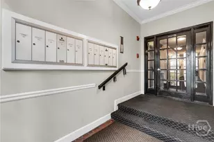 17 E 37th St, Savannah, GA 31401 - Photo 7