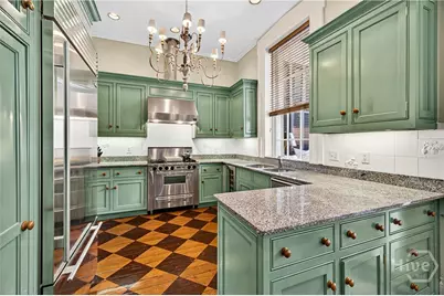203 W Charlton Street, Savannah, GA 31401 - Photo 11