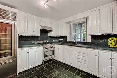 203 W Charlton Street, Savannah, GA 31401 - Photo 37