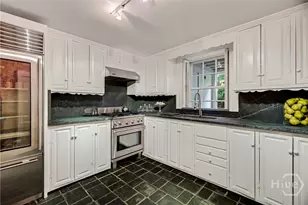 203 W Charlton St, Savannah, GA 31401 - Photo 37