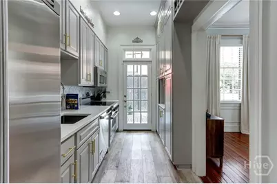 326 E Bryan Street, Savannah, GA 31401 - Photo 17