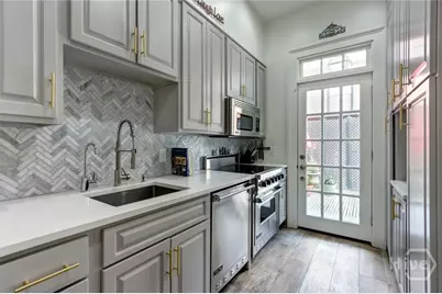 326 E Bryan Street, Savannah, GA 31401 - Photo 19