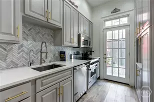 326 E Bryan St, Savannah, GA 31401 - Photo 19