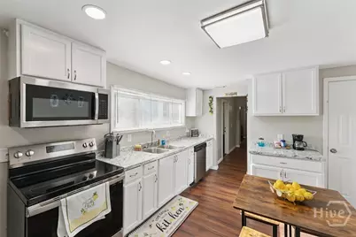 704 Lavinia Street, Savannah, GA 31415 - Photo 11