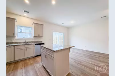 70 Beaumont Drive, Hinesville, GA 31313 - Photo 7