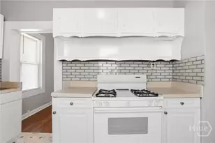1023 W 37th St, Savannah, GA 31415 - Photo 15