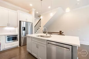 453 Port St, Savannah, GA 31401 - Photo 13
