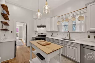 513 E Henry St, Savannah, GA 31401 - Photo 9