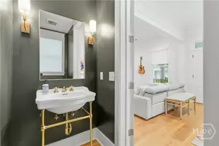 110 E 38th St, Savannah, GA 31401 - Photo 25