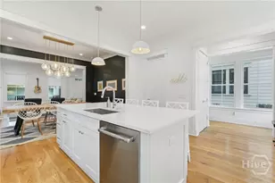 110 E 38th St, Savannah, GA 31401 - Photo 23