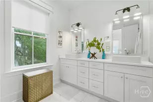 110 E 38th St, Savannah, GA 31401 - Photo 35