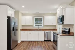 1307 E 70th St, Savannah, GA 31404 - Photo 7