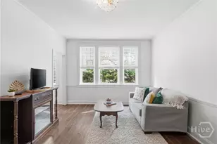17 E 37th St, Savannah, GA 31401 - Photo 7
