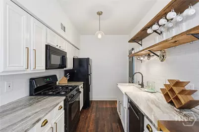 17 E 37th Street #3, Savannah, GA 31401 - Photo 3