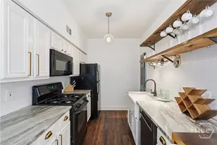 17 E 37th St, Savannah, GA 31401 - Photo 3