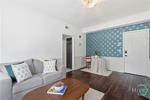 17 E 37th St, Savannah, GA 31401 - Photo 9