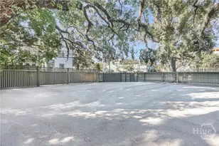 17 E 37th St, Savannah, GA 31401 - Photo 17