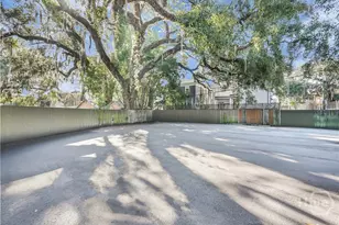 17 E 37th St, Savannah, GA 31401 - Photo 21