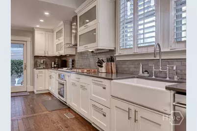 137 E 51st Street, Savannah, GA 31405 - Photo 13