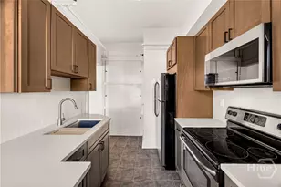 24 E Liberty St, Savannah, GA 31401 - Photo 3