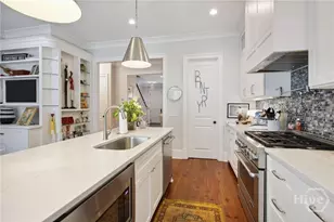 318 E Hall St, Savannah, GA 31401 - Photo 13