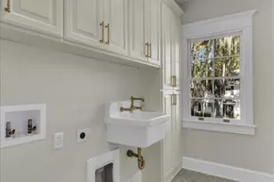 317 E 45th St, Savannah, GA 31405 - Photo 61