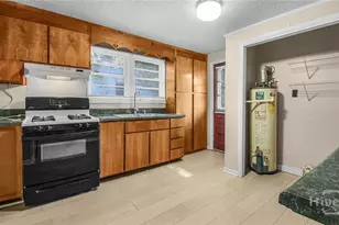 811A W 52nd St, Savannah, GA 31405 - Photo 17