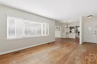 115 E 60th Street, Savannah, GA 31405 - Photo 7