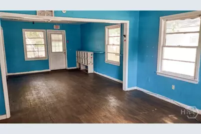 110 E Derenne Avenue, Savannah, GA 31405 - Photo 5