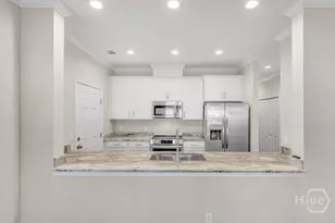 39 Travis St, Savannah, GA 31406 - Photo 9