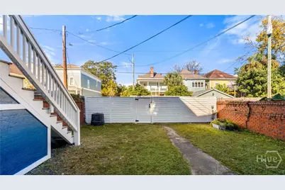 534 E Waldburg Street, Savannah, GA  - Photo 17