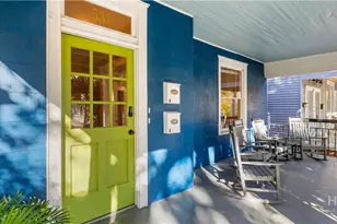 534 E Waldburg St, Savannah, GA - Photo 3