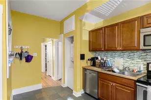534 E Waldburg St, Savannah, GA - Photo 23