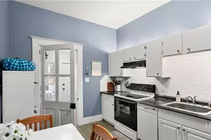 534 E Waldburg St, Savannah, GA - Photo 13